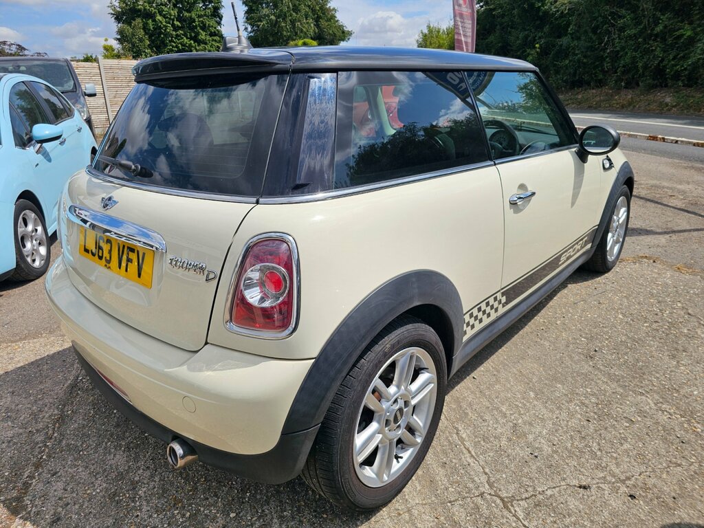 Mini Hatch 1.6 Cooper D Hatchback Euro 5 S LJ63VFV White #3