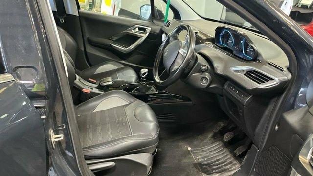 Peugeot 2008 Active Grey #14
