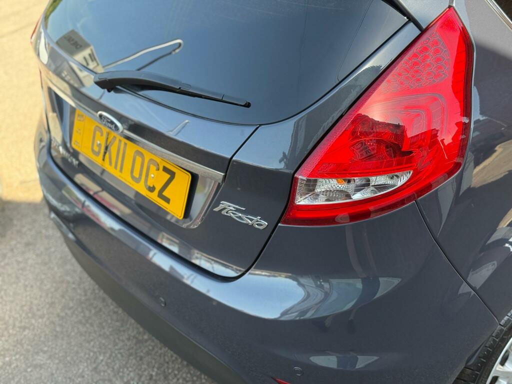Ford Fiesta 1.4 Titanium Silver #2