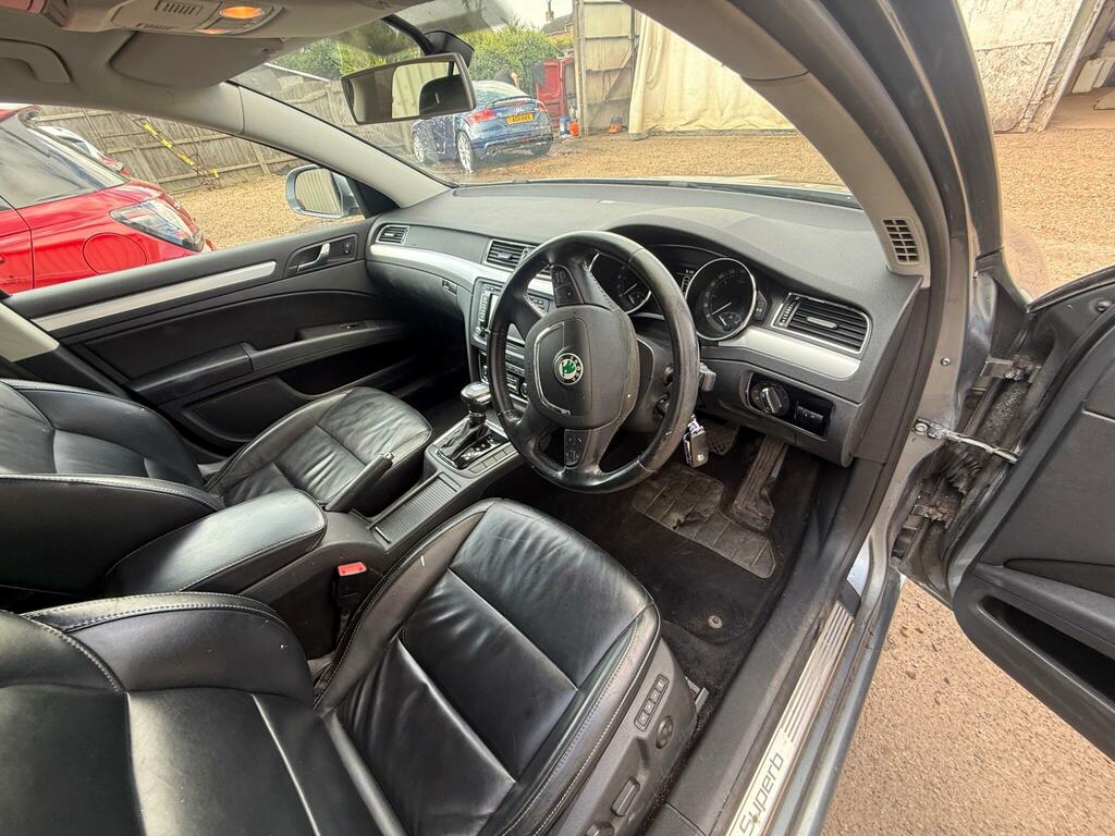 Skoda Superb 2.0 Tdi Elegance Dsg Euro 5 Grey #2