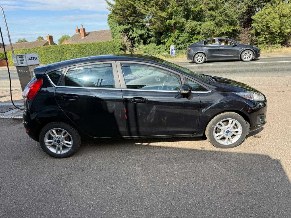 Ford Fiesta 1.6 Zetec Powershift Euro 5 E064YDZ Black #4