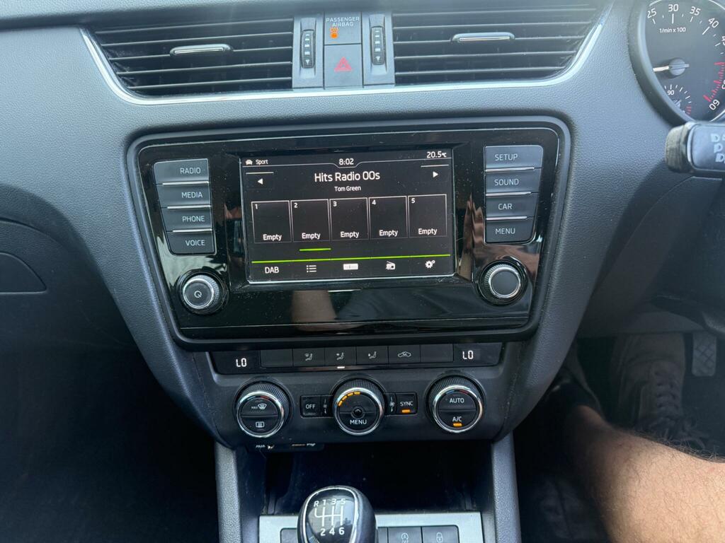 Skoda Octavia 2.0 Tdi Se Euro 6 Ss White #6