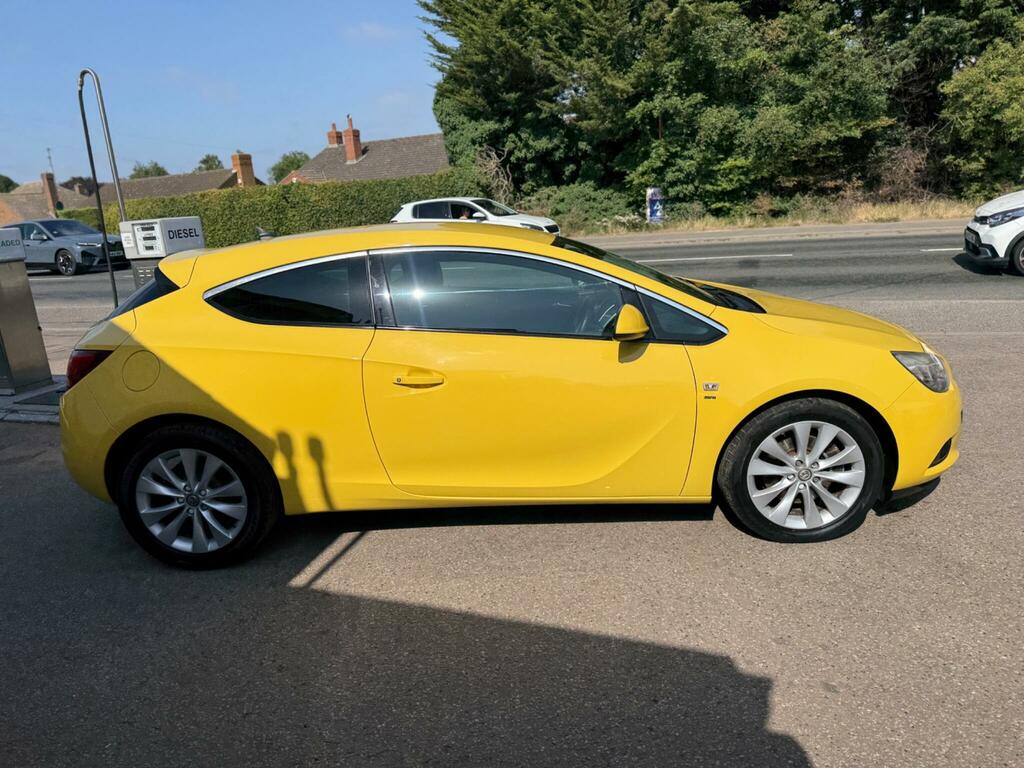 Vauxhall Astra GTC 2.0 Cdti Sri Euro 5 Ss Yellow #5