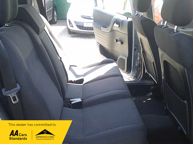 Vauxhall Zafira Design Silver #25