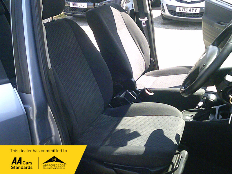 Vauxhall Zafira Design Silver #16