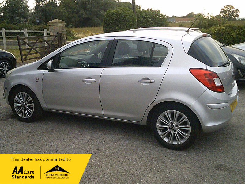 Vauxhall Corsa 1.4 16V Sxi Euro 5 Red #7