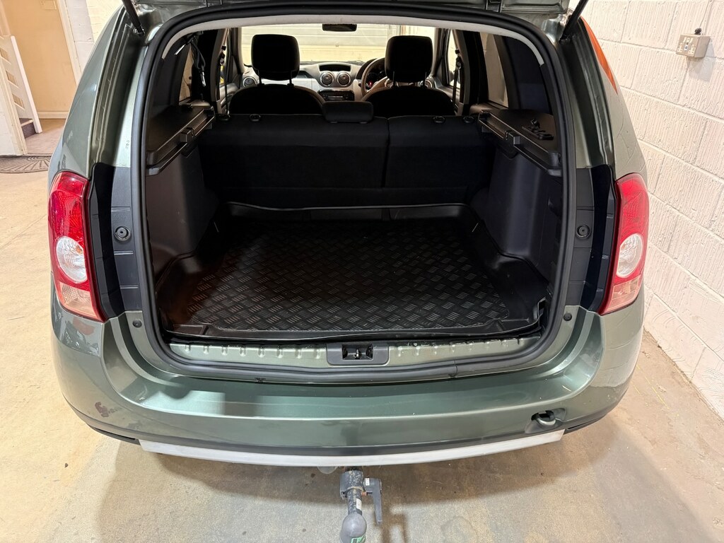 Dacia Duster 2015 15 Laureate Silver #8