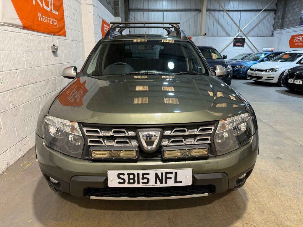 Dacia Duster 2015 15 Laureate Silver #5