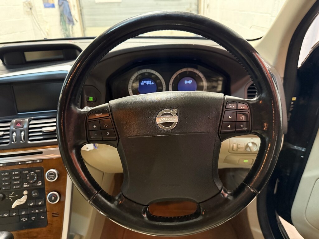 Volvo XC60 2.0 Automatic Red #12