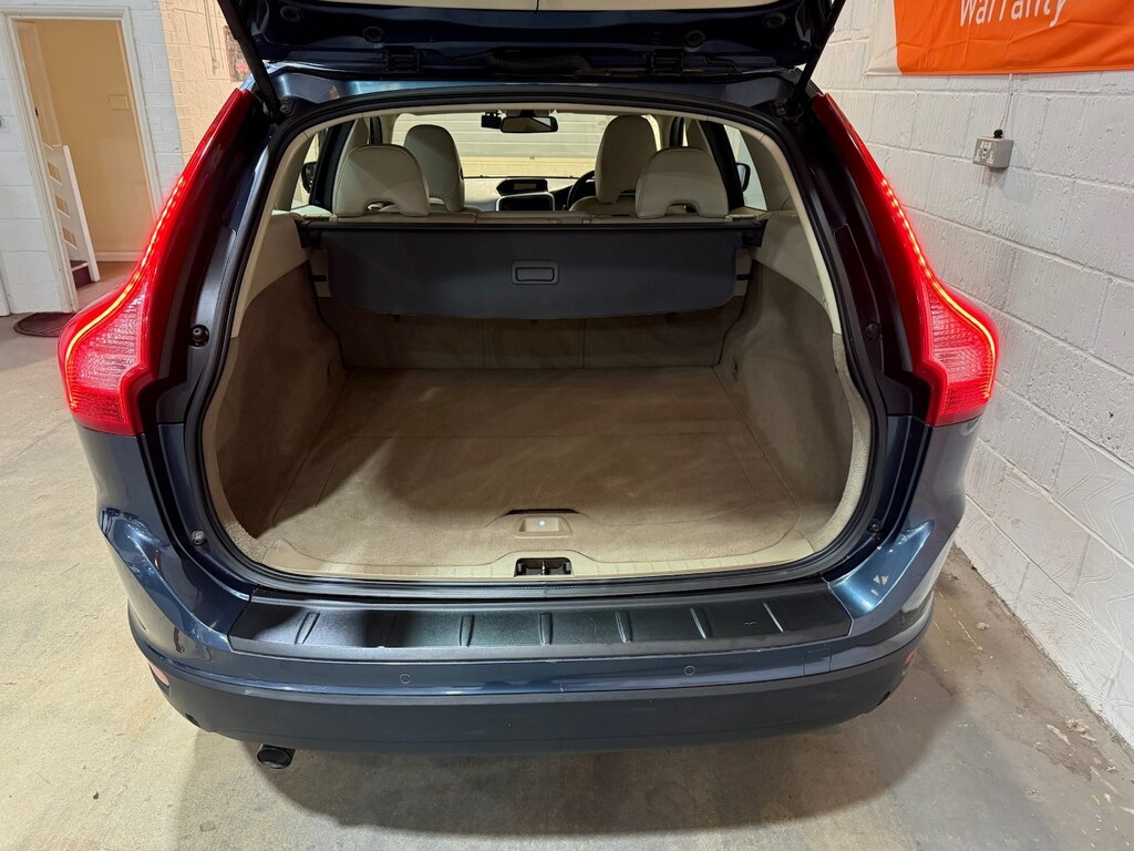 Volvo XC60 2.0 Automatic Red #8