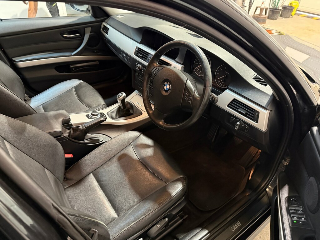 BMW 3 Series Se Black #8
