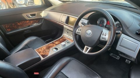 Jaguar XF Premium Luxury V6 AJ09FYV #2