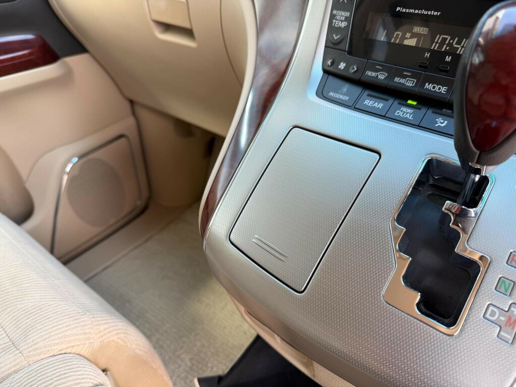 Toyota Alphard Welcab 3.5I 4Wd Deposit Taken White #81