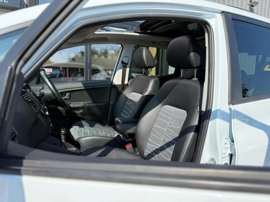 Kia Venga 1.6 4 Euro 6 White #4