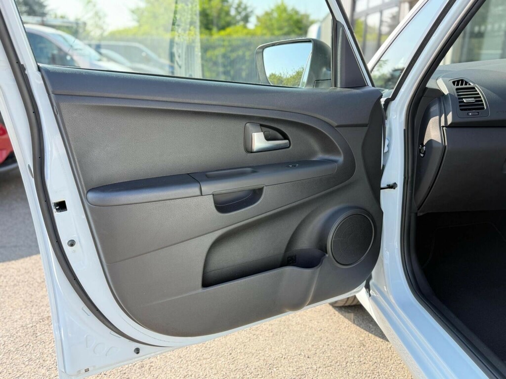 Kia Venga 3 Automatic Grey #25