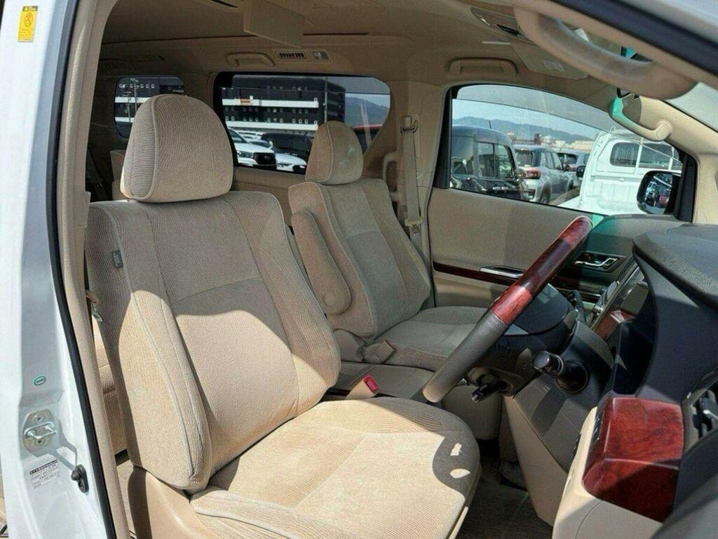 Toyota Alphard 240Z Platinum Edition 2.4 White #15