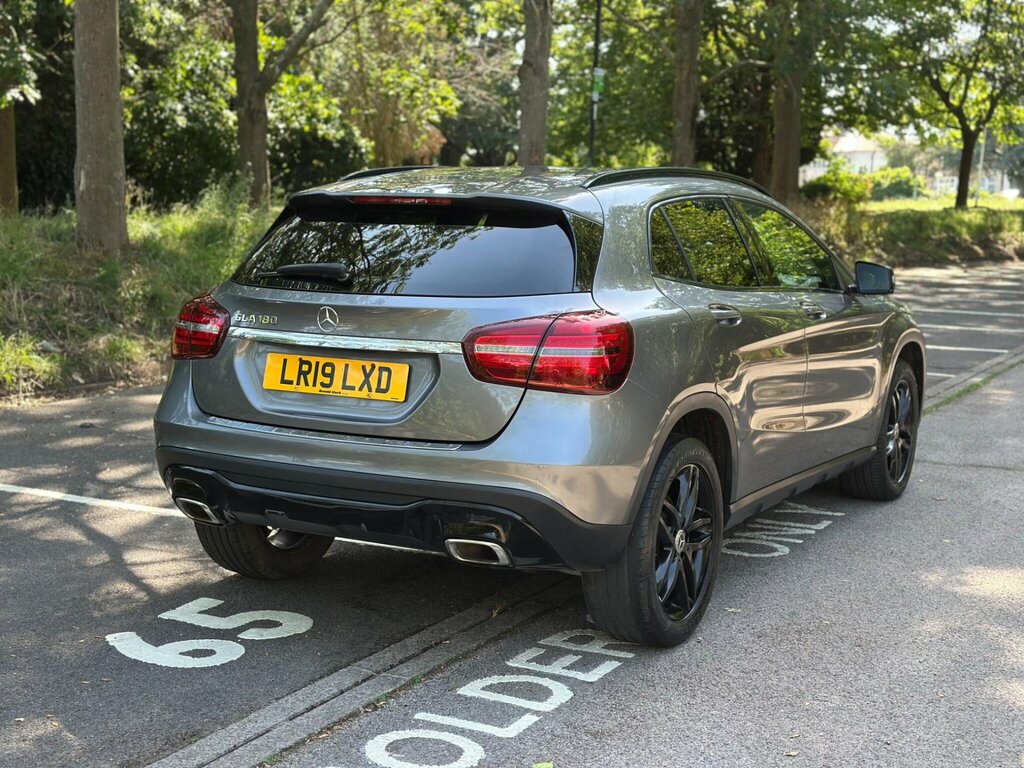 Mercedes-Benz GLA Class 1.6 Gla180 Urban Edition 7G-dct Euro 6 Ss Grey #4