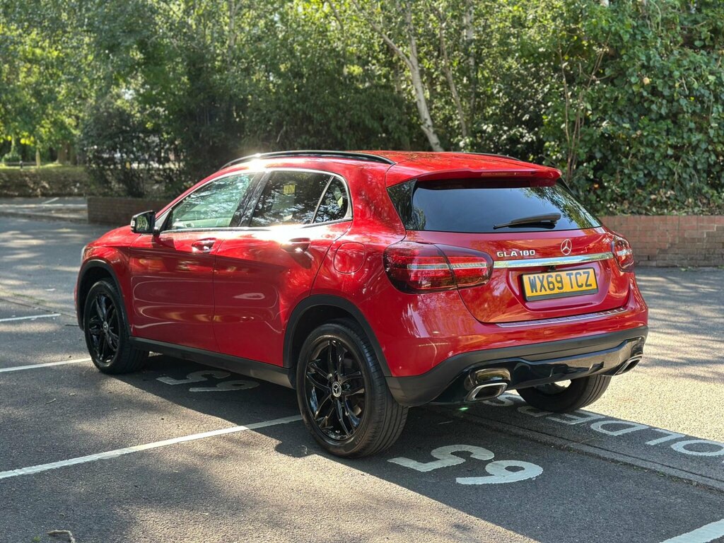 Mercedes-Benz GLA Class 1.6 Gla180 Urban Edition Euro 6 Ss Red #6