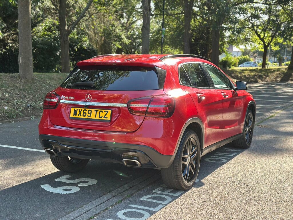 Mercedes-Benz GLA Class 1.6 Gla180 Urban Edition Euro 6 Ss Red #4