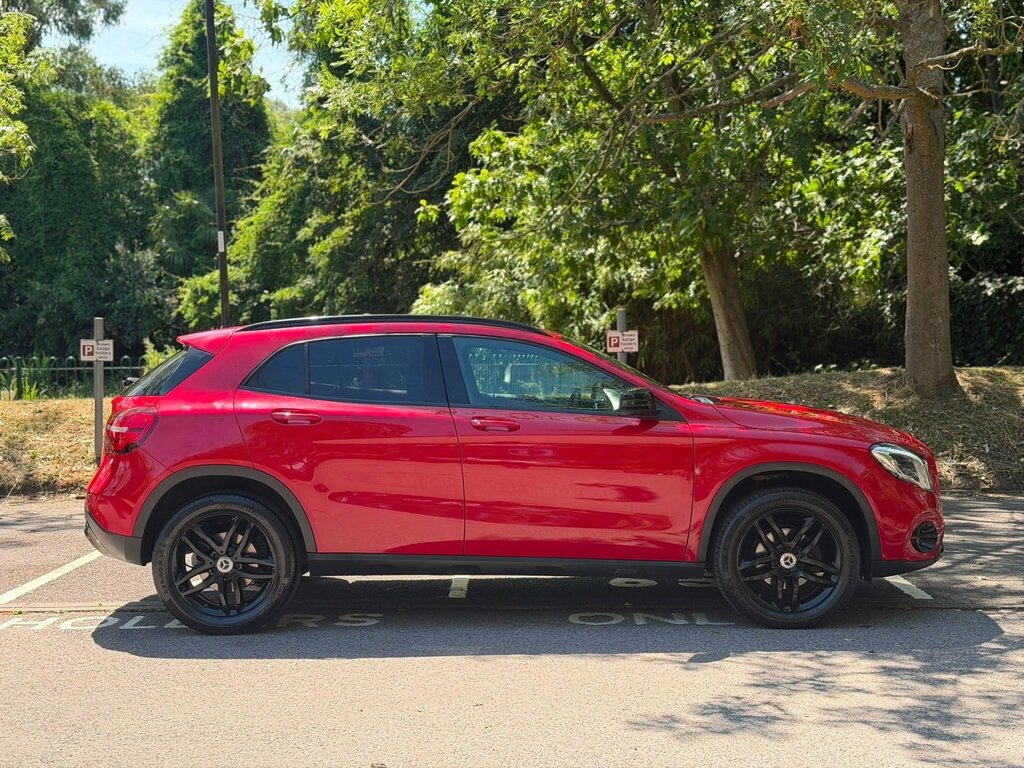 Mercedes-Benz GLA Class 1.6 Gla180 Urban Edition 7G-dct Euro 6 Ss Red #3