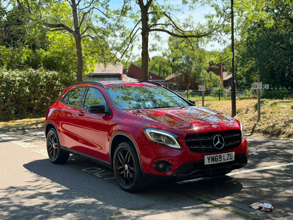 Mercedes-Benz GLA Class 1.6 Gla180 Urban Edition 7G-dct Euro 6 Ss Red