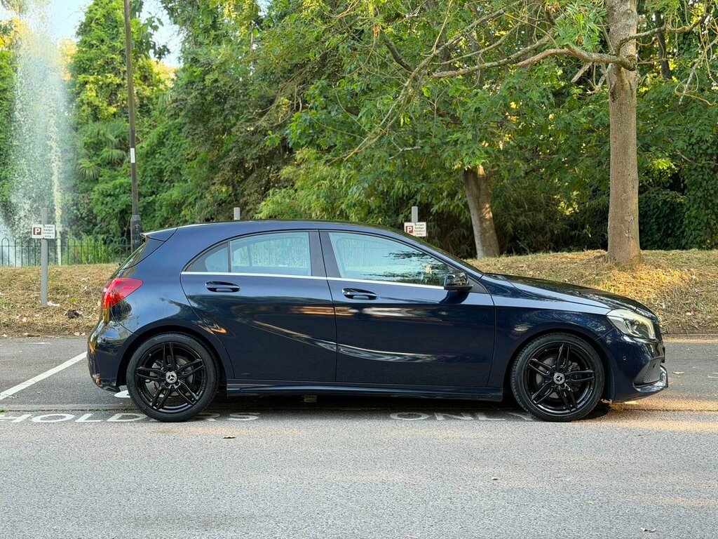 Mercedes-Benz A Class 1.5 A180d Amg Line Premium 7G-dct Euro 6 Ss 5 Blue #3