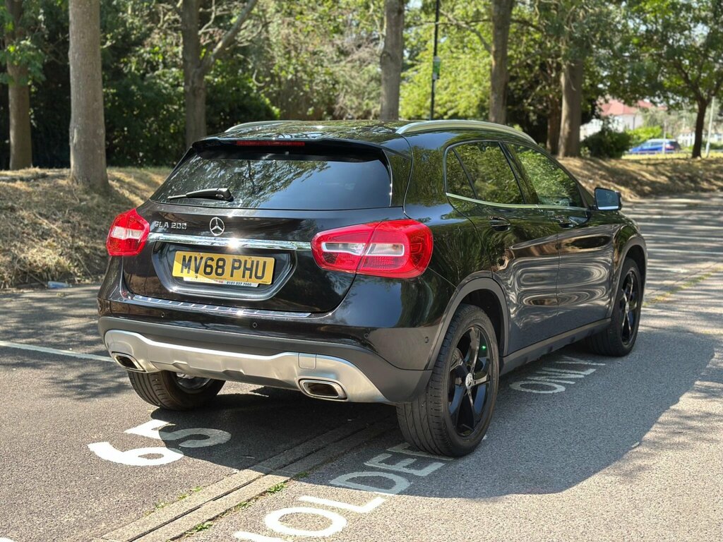 Mercedes-Benz GLA Class 1.6 Gla200 Sport Executive 7G-dct Euro 6 Ss 5 Black #3