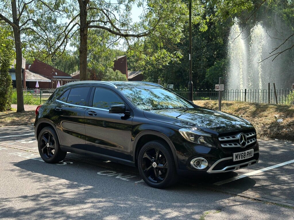 Mercedes-Benz GLA Class 1.6 Gla200 Sport Executive 7G-dct Euro 6 Ss 5 Black