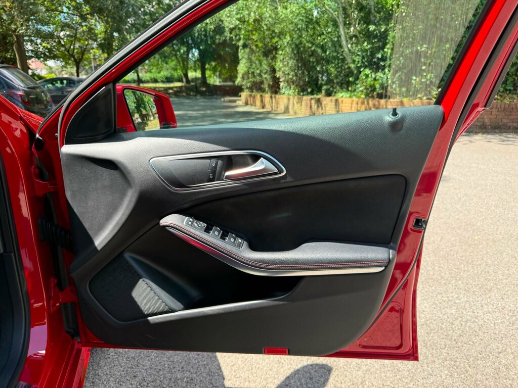 Mercedes-Benz A Class 1.6 A180 Amg Line Black #13