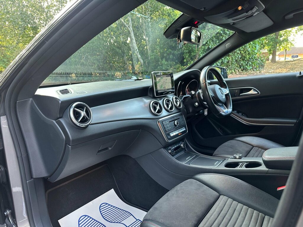 Mercedes-Benz CLA Class Cla 200 D  #14