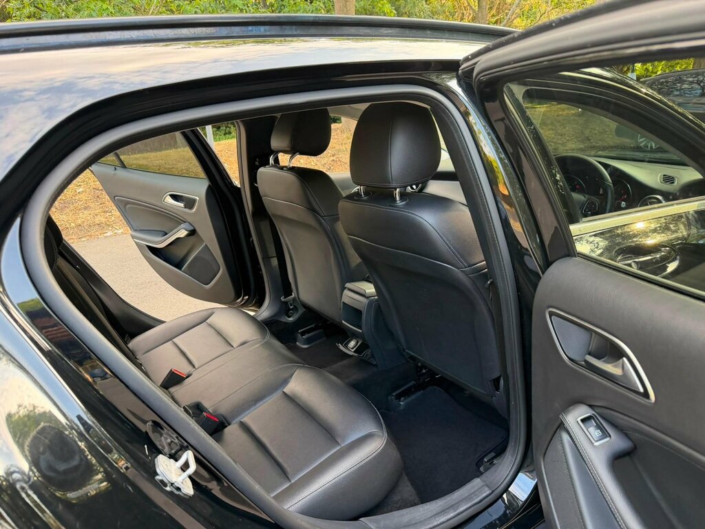 Mercedes-Benz GLA Class 220D 4Matic Amg Line Grey #18