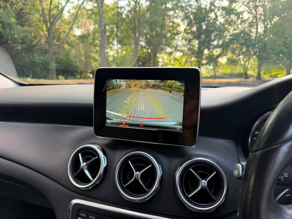 Mercedes-Benz GLA Class 220D 4Matic Amg Line Grey #25