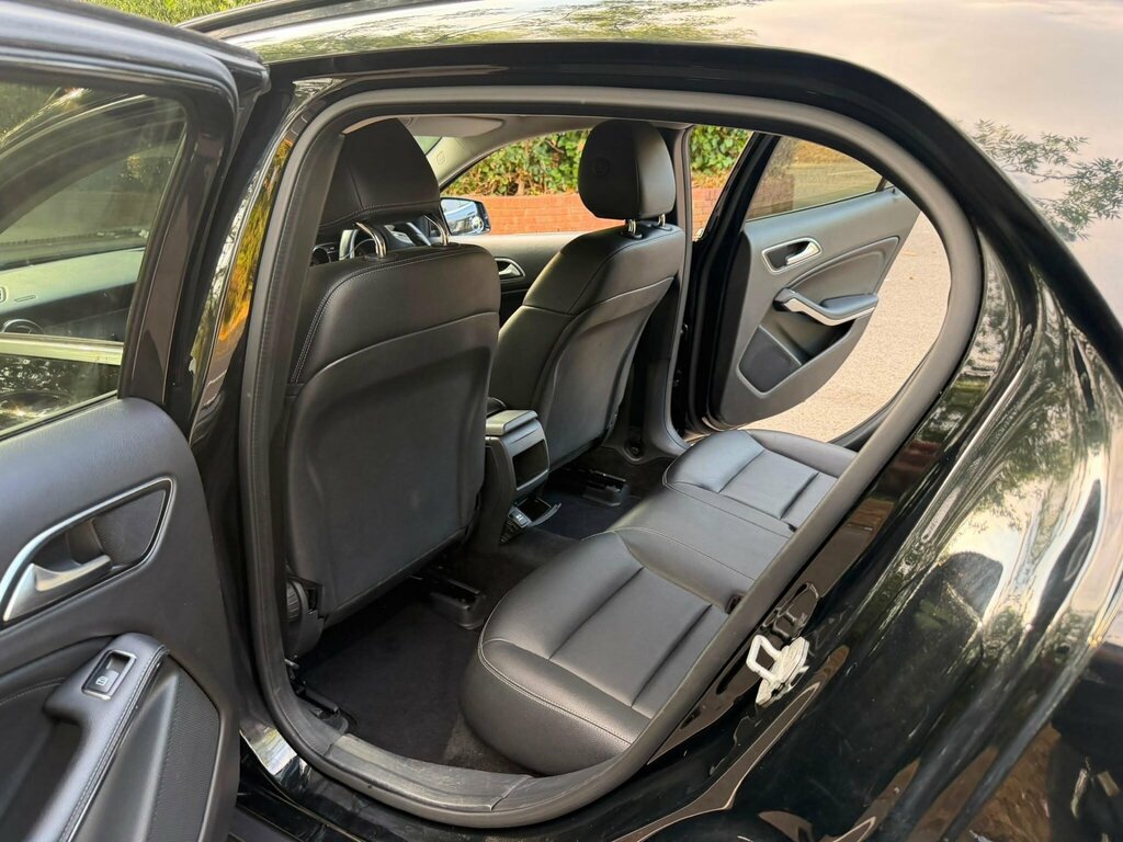 Mercedes-Benz GLA Class 220D 4Matic Amg Line Grey #19