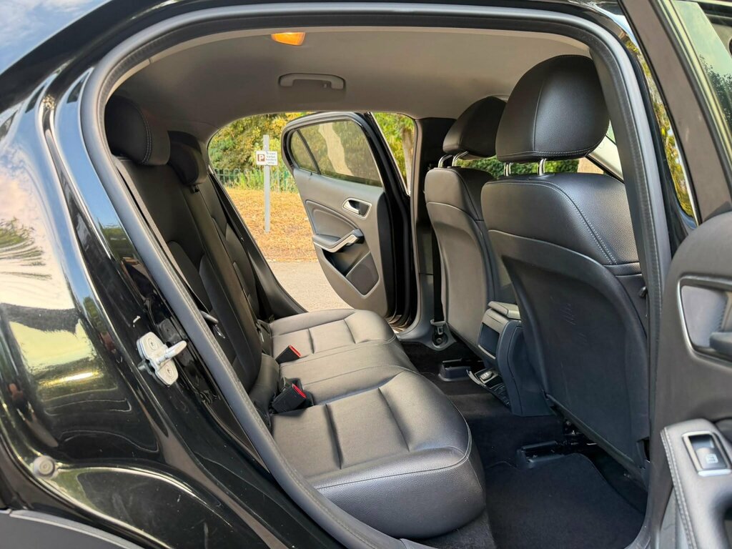 Mercedes-Benz GLA Class 220D 4Matic Amg Line Grey #20