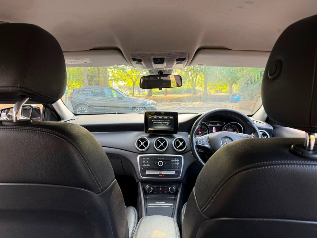 Mercedes-Benz GLA Class 220D 4Matic Amg Line Grey #23