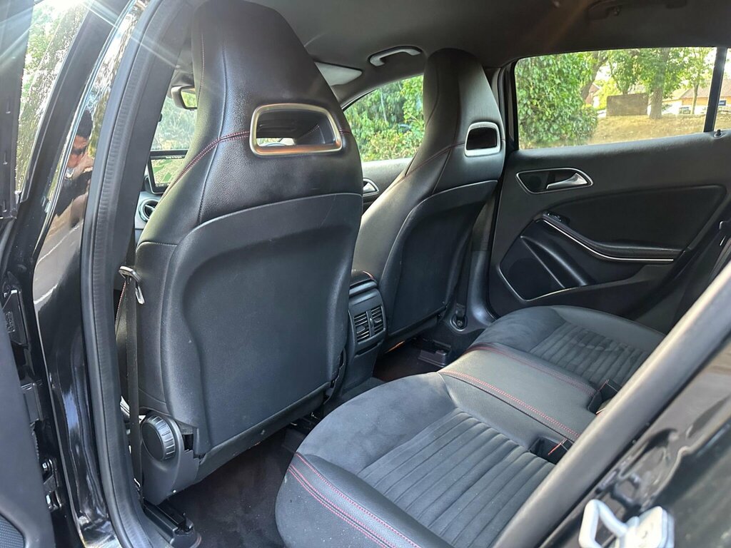 Mercedes-Benz GLA Class Gla 220D 4Matic Amg Line Prem Plus Grey #17