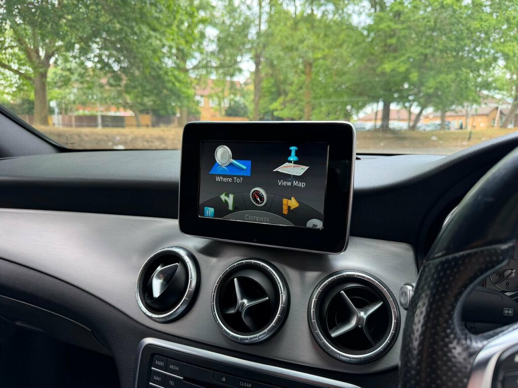 Mercedes-Benz CLA Class Estate Black #22