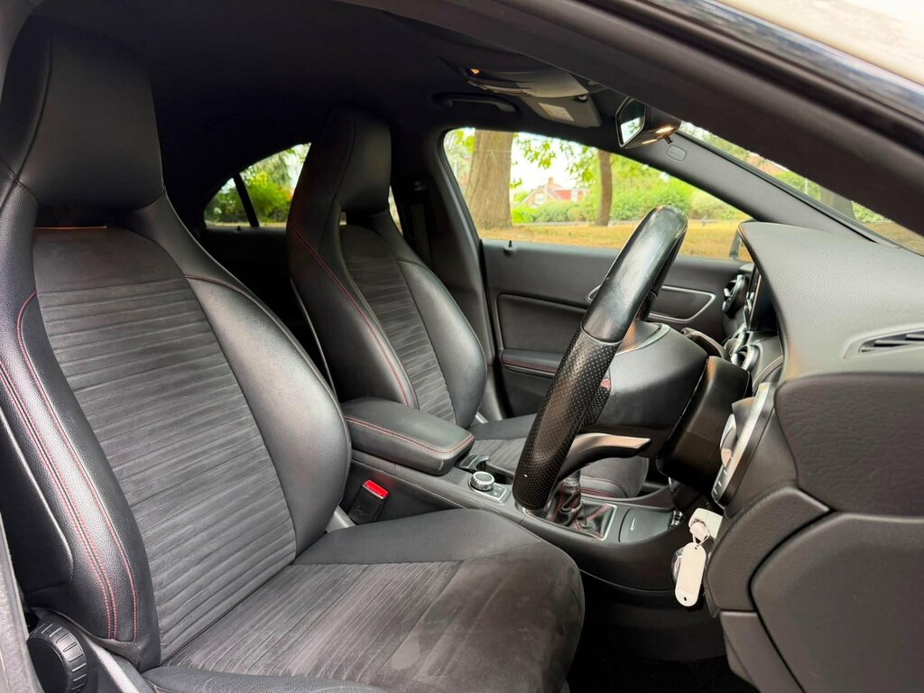 Mercedes-Benz CLA Class Estate Black #10
