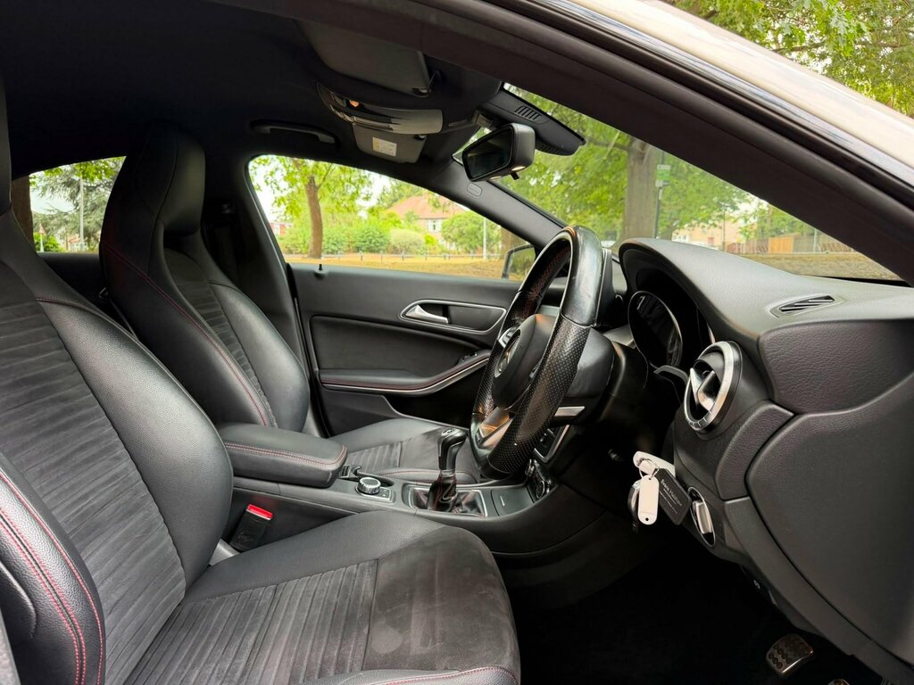 Mercedes-Benz CLA Class Estate Black #9