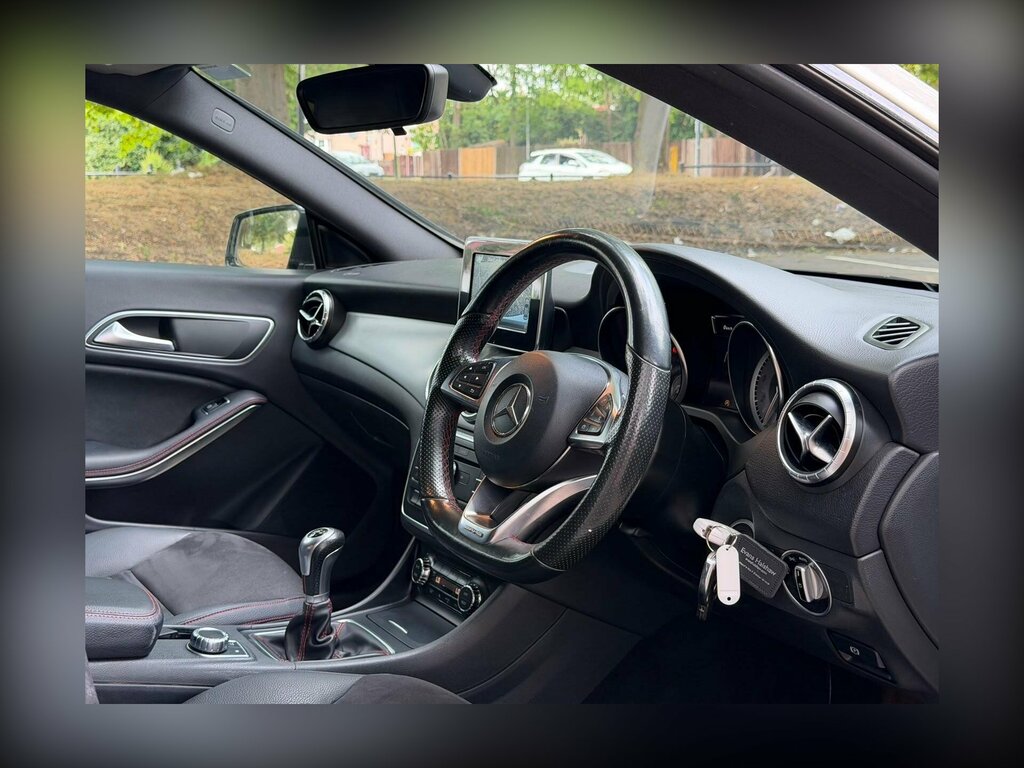 Mercedes-Benz CLA Class Estate Black #8