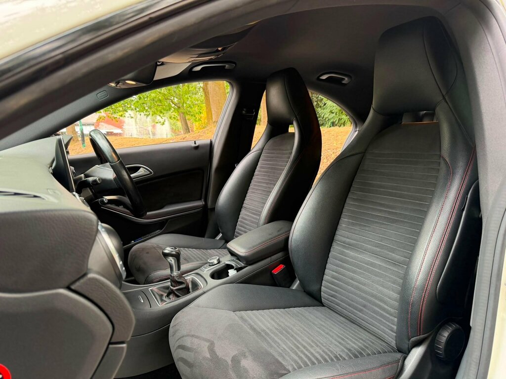 Mercedes-Benz CLA Class Estate Black #13