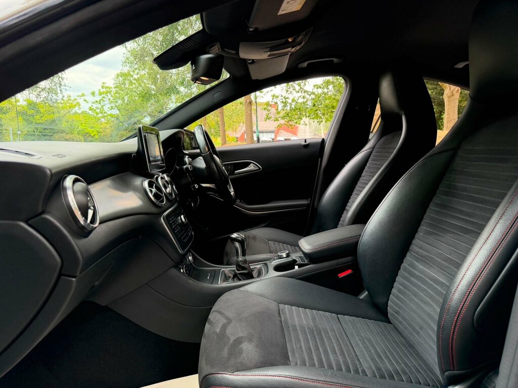 Mercedes-Benz CLA Class Estate Black #11