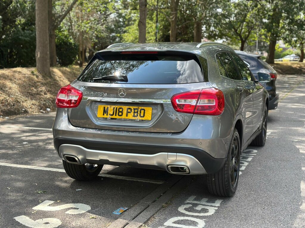 Mercedes-Benz GLA Class 2.1 Gla200d Sport Executive 7G-dct Euro 6 Ss Grey #4