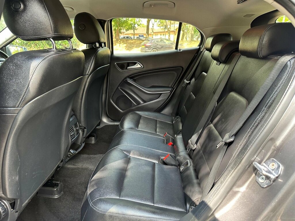 Mercedes-Benz GLA Class Gla 220D 4Matic Amg Line Executive Grey #14