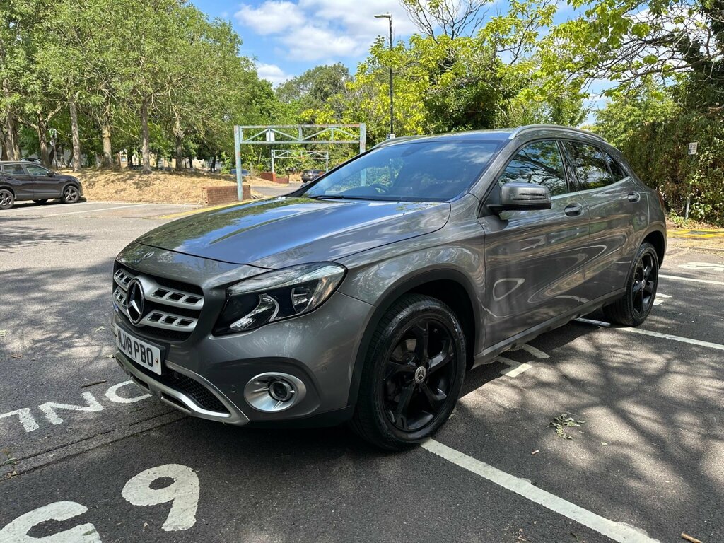 Mercedes-Benz GLA Class Gla 220D 4Matic Amg Line Executive Grey #8
