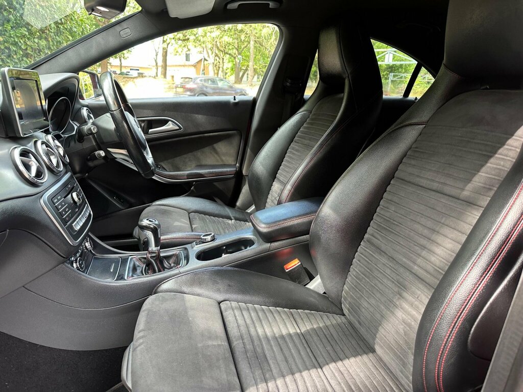 Mercedes-Benz CLA Class 2.1L Amg Line Black #17