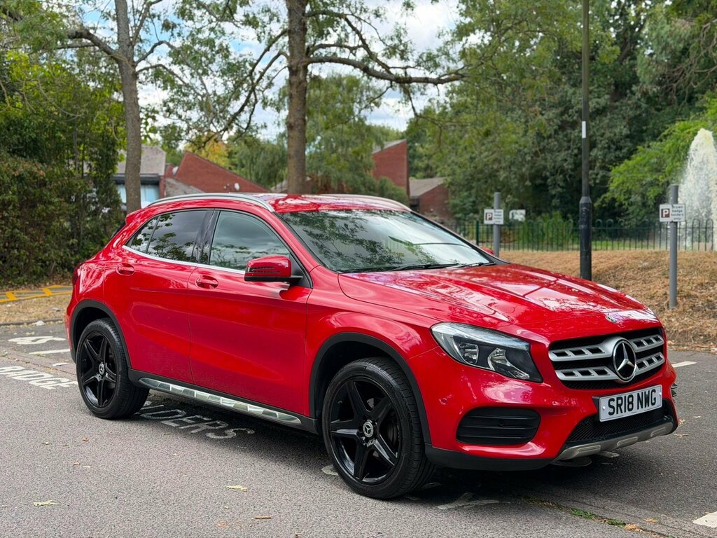 Mercedes-Benz GLA Class 1.6 Gla200 Amg Line Executive 7G-dct Euro 6 Ss Red