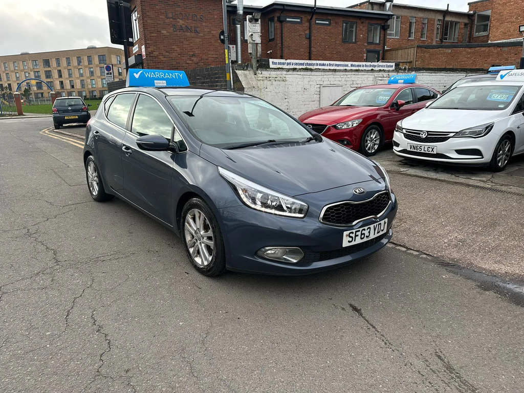 Kia Ceed Hatchback SF63YDJ Blue #2