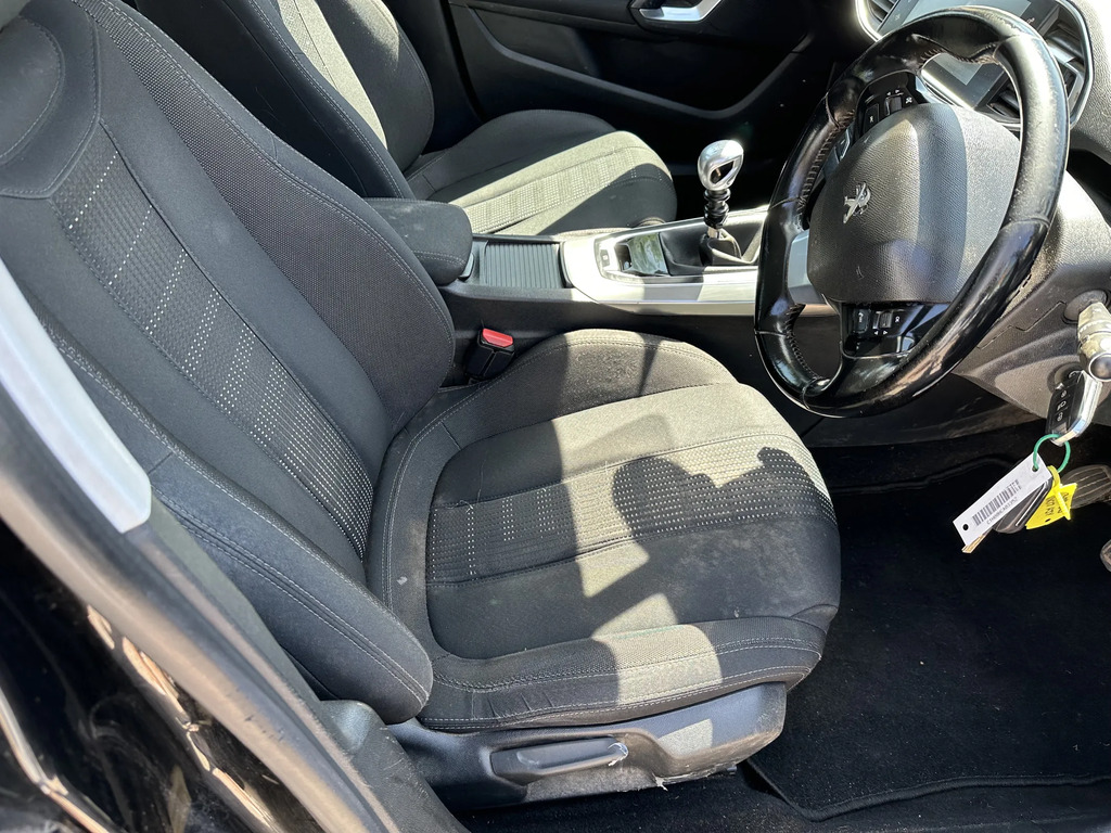 Peugeot 308 Estate Black #6