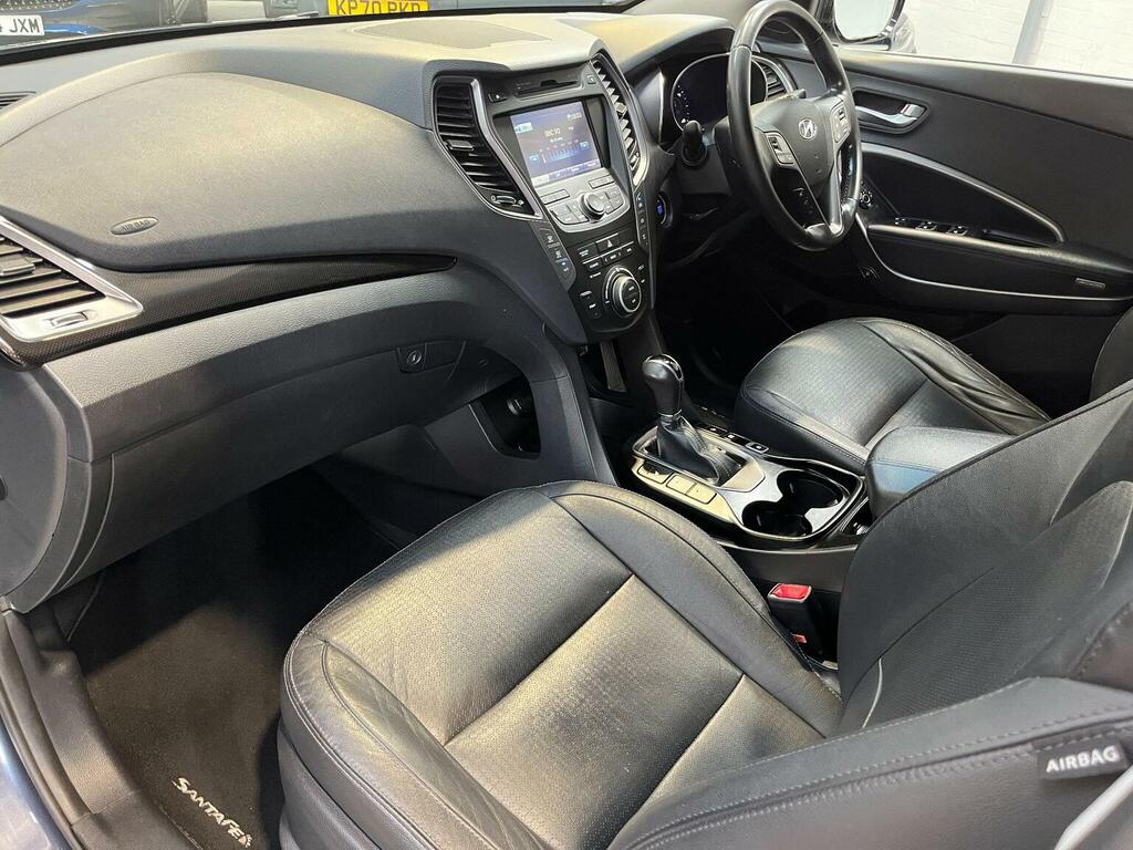 Hyundai Santa Fe Premium Black #9